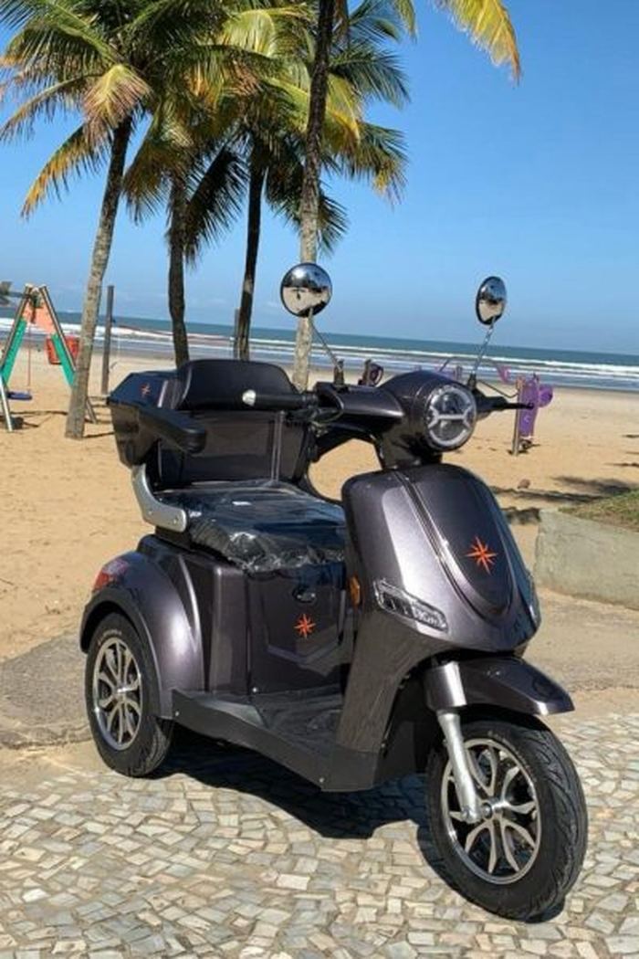 Triciclo elétrico Soul Electric na praia